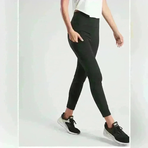 PRE Athleta Trekkie Hybrid Crop Tight Pants size 4 - Picture 1 of 9